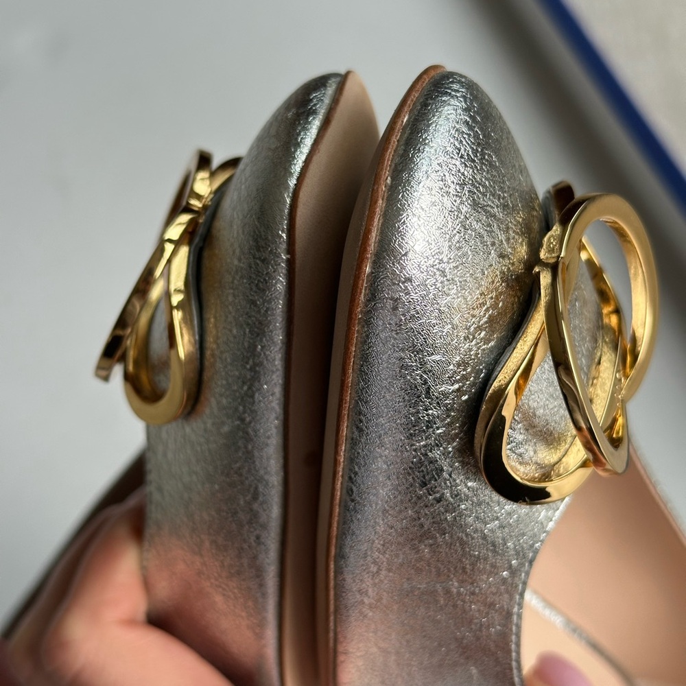 Stuart Weitzman Anicia Metallic Silver Leather Pumps Gold Logo Size 7.5 - Picture 9 of 16